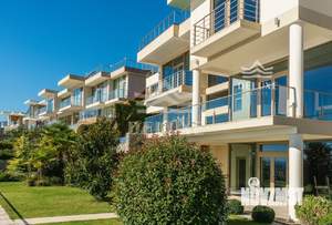 Дом 800м&sup2;, 3-этажный, участок 8 сот.  