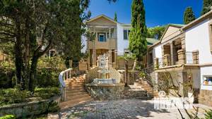 Дом 400м&sup2;, 2-этажный, участок 20 сот.  