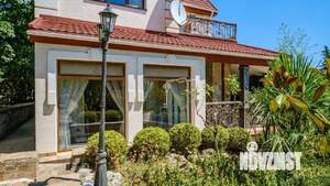 Дом 410м², 3-этажный, участок 14 сот.  