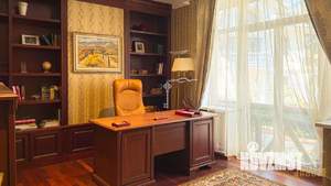 Дом 240м&sup2;, 3-этажный, участок 6 сот.  