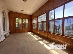 Коттедж 824м&sup2;, 3-этажный, участок 31 сот.  