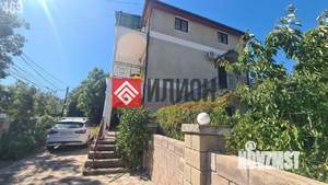 Дом 180м&sup2;, 3-этажный, участок 4 сот.  