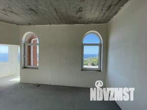 Дом 190м&sup2;, 3-этажный, участок 5 сот.  