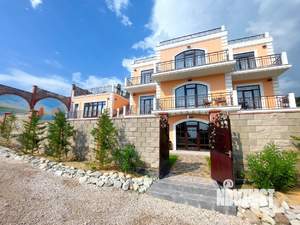 Дом 390м&sup2;, 3-этажный, участок 6 сот.  