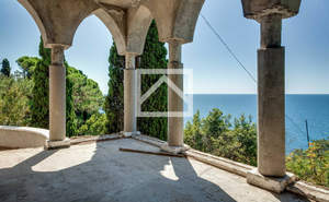 Дом 600м², 3-этажный, участок 20 сот.  