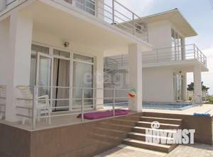 Дом 440м&sup2;, 3-этажный, участок 6 сот.  