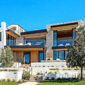 Дом 180м², 2-этажный, участок 6 сот.  