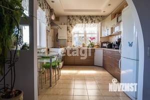 Дом 256м&sup2;, 3-этажный, участок 7 сот.  