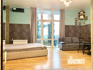 Дом 235м&sup2;, 3-этажный, участок 4 сот.  