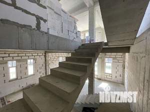 Дом 240м², 3-этажный, участок 6 сот.  