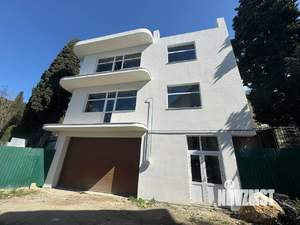 Дом 300м&sup2;, 3-этажный, участок 6 сот.  