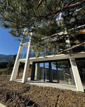 Дом 584м&sup2;, 3-этажный, участок 4 сот.  