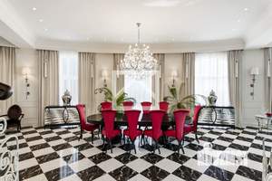 Дом 830м&sup2;, 4-этажный, участок 10 сот.  