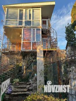 Дом 150м&sup2;, 3-этажный, участок 2 сот.  