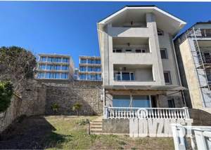 Дом 372м&sup2;, 4-этажный, участок 4 сот.  