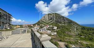 Дом 900м&sup2;, 4-этажный, участок 20 сот.  