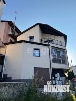 Дом 177м&sup2;, 3-этажный, участок 1 сот.  