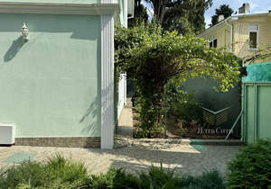 Дом 185м&sup2;, 2-этажный, участок 3 сот.  