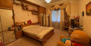 Дом 440м², 3-этажный, участок 10 сот.  