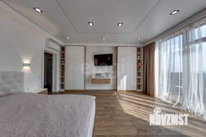 Дом 285м², 3-этажный, участок 12 сот.  