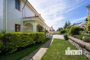 Дом 327м², 2-этажный, участок 21 сот.  