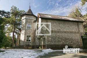 Дом 424м&sup2;, 3-этажный, участок 23 сот.  