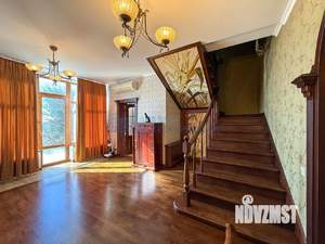 Дом 185м², 3-этажный, участок 5 сот.  