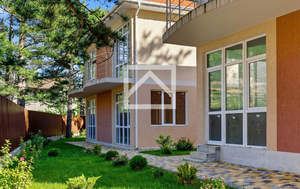 Дом 690м&sup2;, 2-этажный, участок 12 сот.  