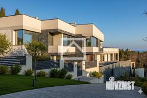 Дом 1080м&sup2;, 3-этажный, участок 14 сот.  