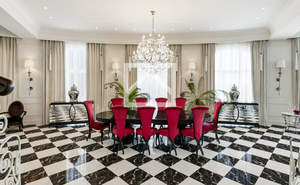 Дом 830м&sup2;, 4-этажный, участок 10 сот.  