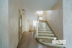 Дом 725м&sup2;, 3-этажный, участок 24 сот.  