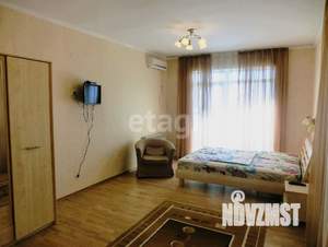Дом 740м², 3-этажный, участок 12 сот.  
