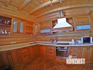 Дом 300м², 2-этажный, участок 15 сот.  