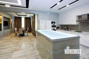 Дом 320м², 2-этажный, участок 9 сот.  