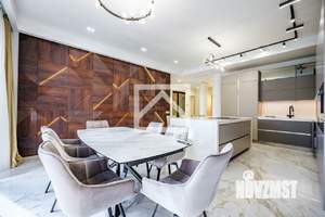 Дом 220м&sup2;, 3-этажный, участок 5 сот.  