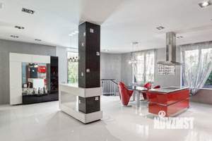 Дом 350м&sup2;, 2-этажный, участок 5 сот.  