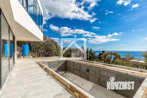 Дом 545м², 3-этажный, участок 10 сот.  