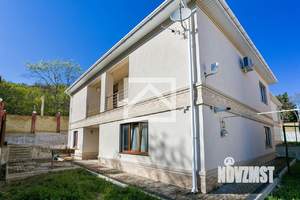 Дом 232м&sup2;, 2-этажный, участок 3 сот.  