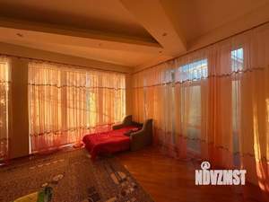 Дом 150м&sup2;, 3-этажный, участок 2 сот.  