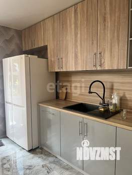 Дом 600м², 3-этажный, участок 15 сот.  