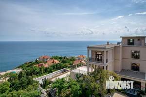 Дом 2890м&sup2;, 5-этажный, участок 110 сот.  