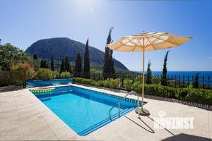 Дом 450м&sup2;, 2-этажный, участок 15 сот.  