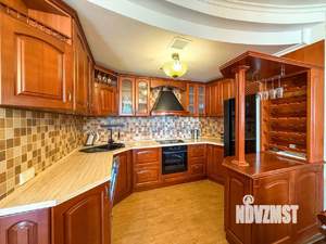 Дом 185м², 3-этажный, участок 5 сот.  