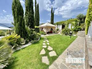 Дом 504м², 4-этажный, участок 11 сот.  