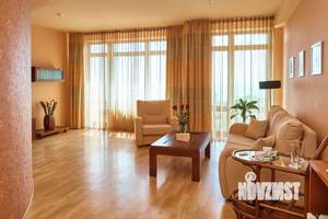 Дом 2348м&sup2;, 4-этажный, участок 1 сот.  