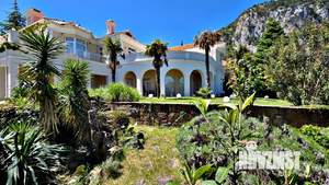 Дом 537м&sup2;, 2-этажный, участок 15 сот.  