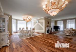 Дом 1000м&sup2;, 3-этажный, участок 25 сот.  