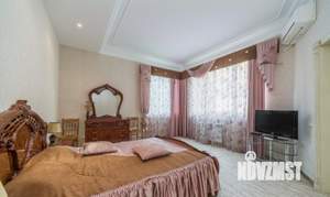 Дом 750м&sup2;, 3-этажный, участок 24 сот.  