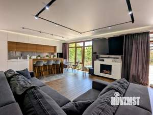 Дом 285м&sup2;, 3-этажный, участок 12 сот.  