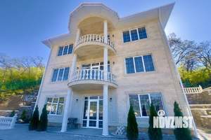 Дом 298м², 3-этажный, участок 9 сот.  